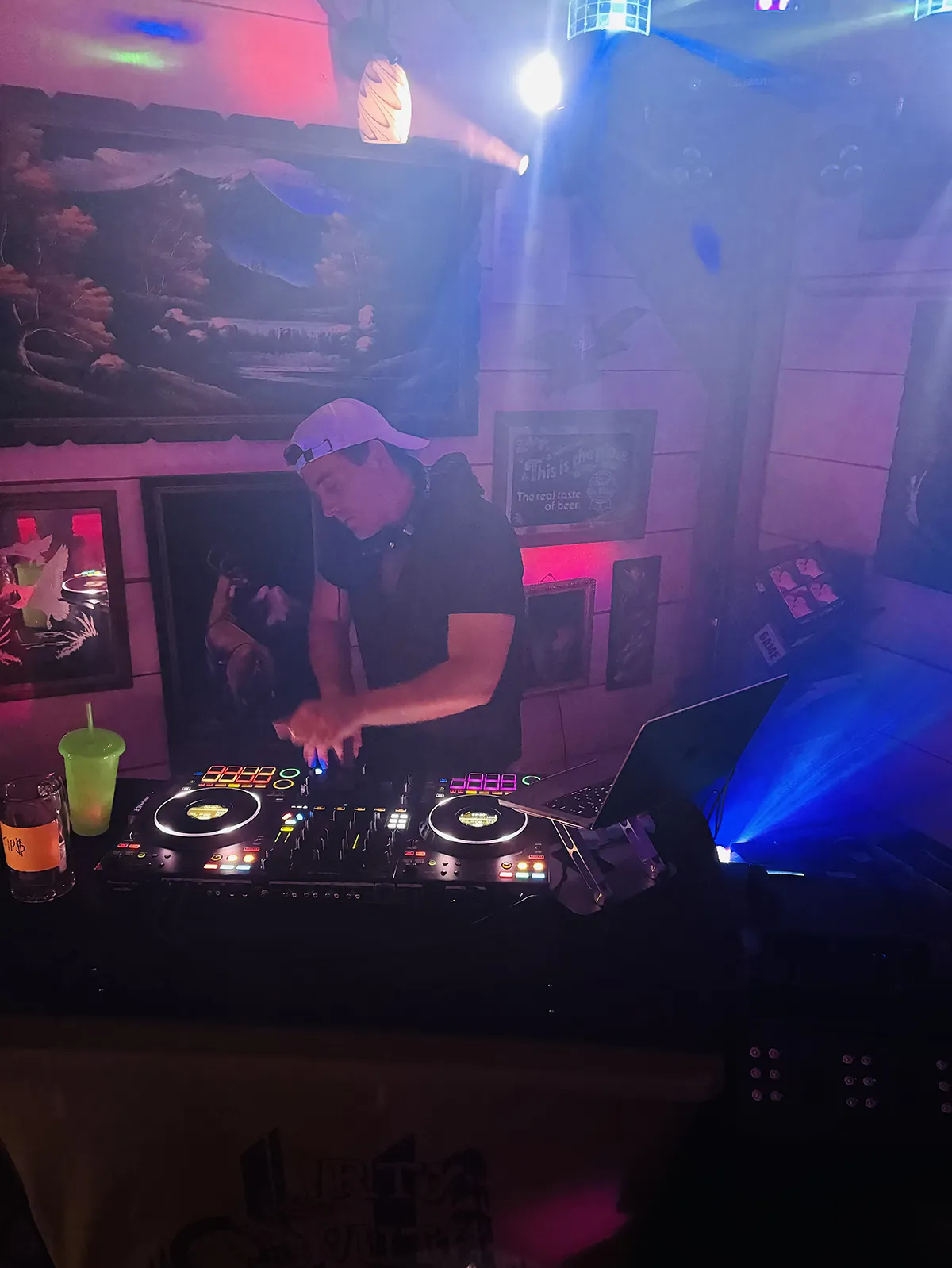 Cahoots Tavern, Ouray CO — gallery photo 12
